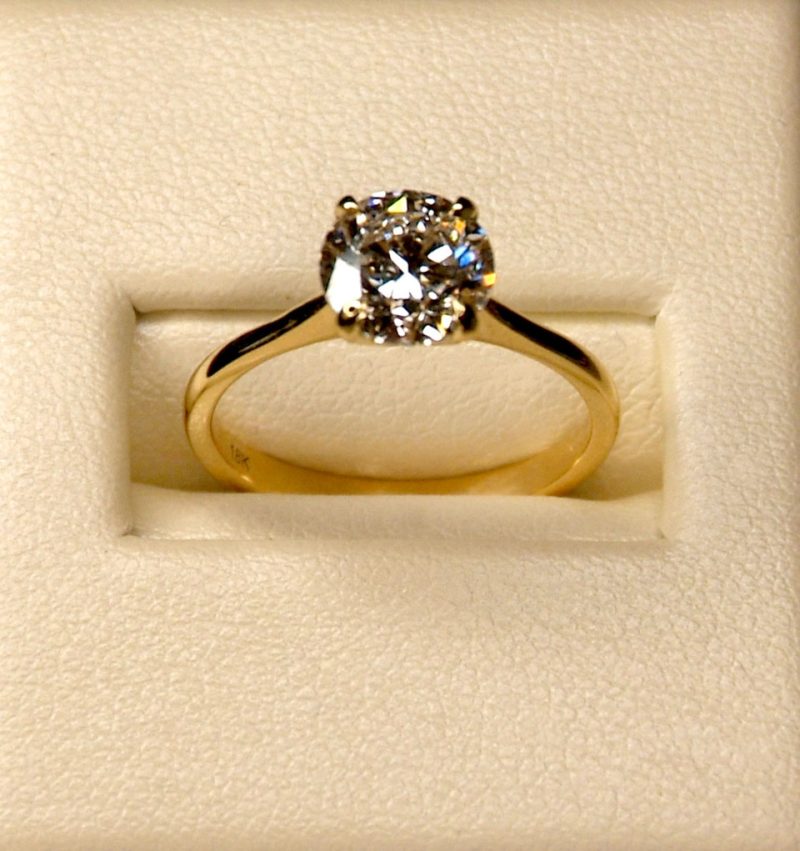 2.00 Carat Diamond on Yellow Gold Ring - Image 5