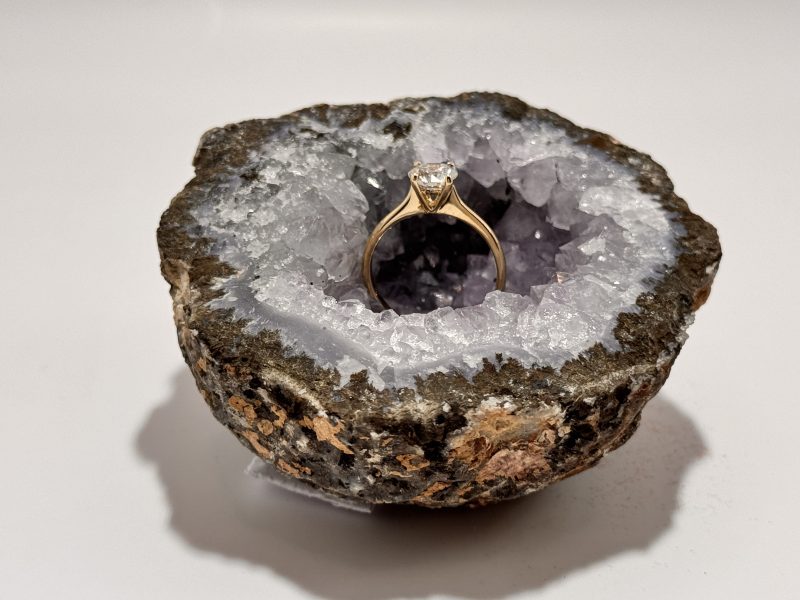 1.00 Carat Lab Grown Diamond Round Cut in Yellow Gold Ring - Image 3