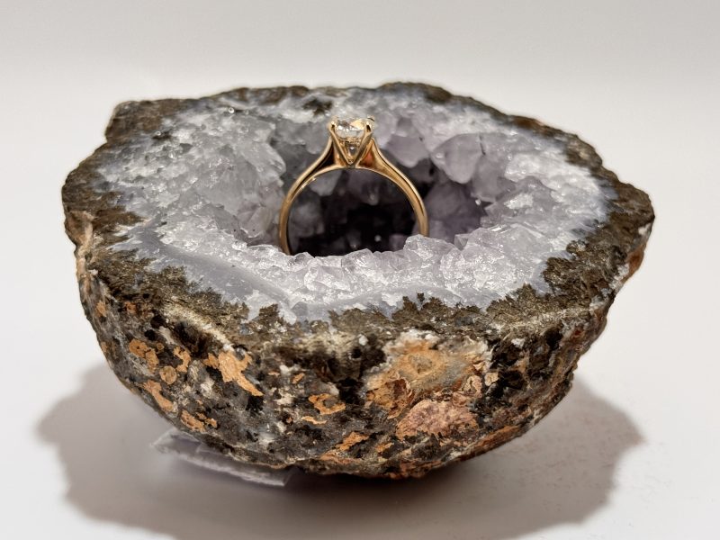 1.00 Carat Lab Grown Diamond Round Cut in Yellow Gold Ring - Image 4